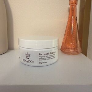Roccoco Botanicals BerryBiotic Enzyme Mask